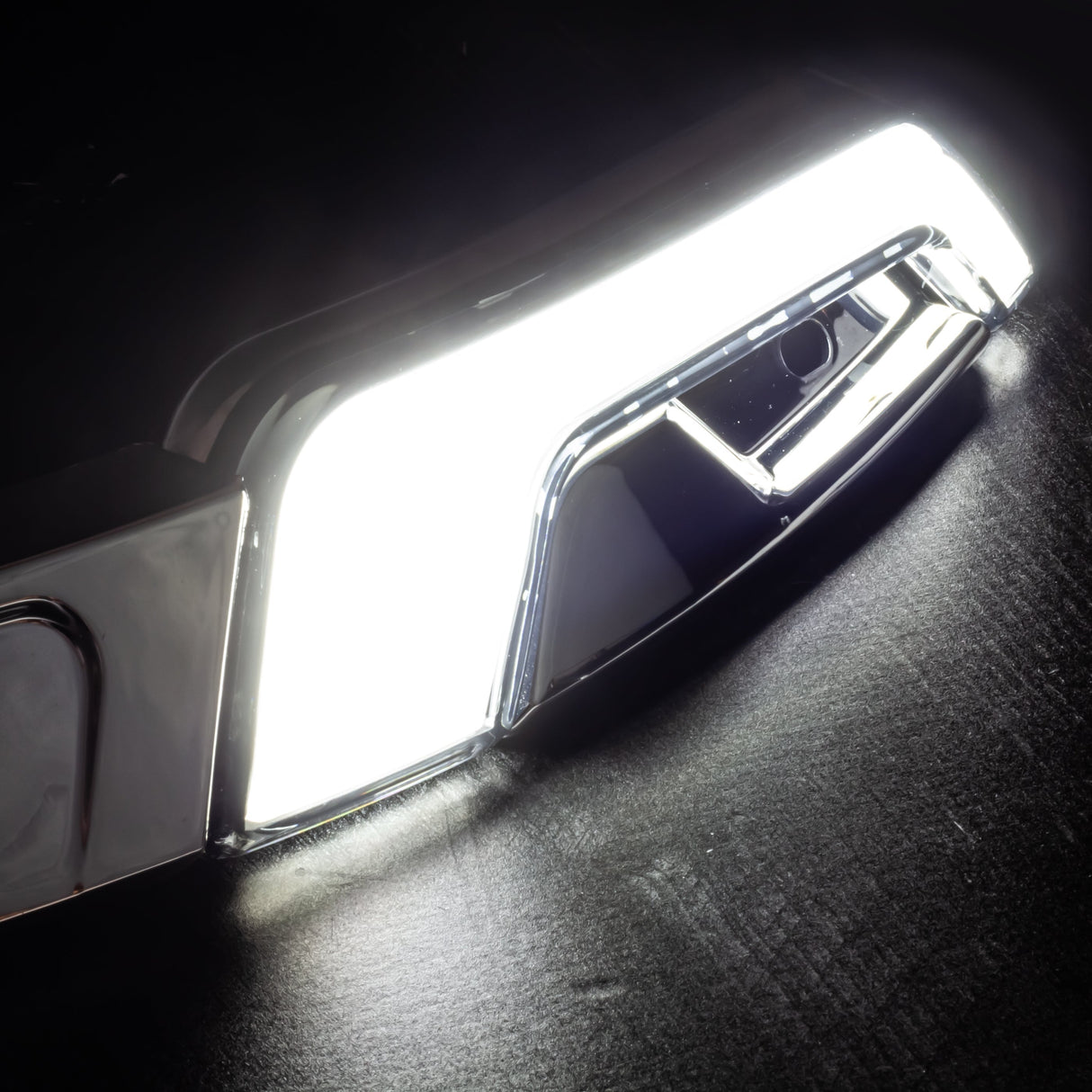 Eagle Lights HALOS LED Windshield Trim with White Running Lights & Amber Turn Signals for Harley-Davidson® Batwing Fairings, 2014 - Current Street Glide & Electra Glide models