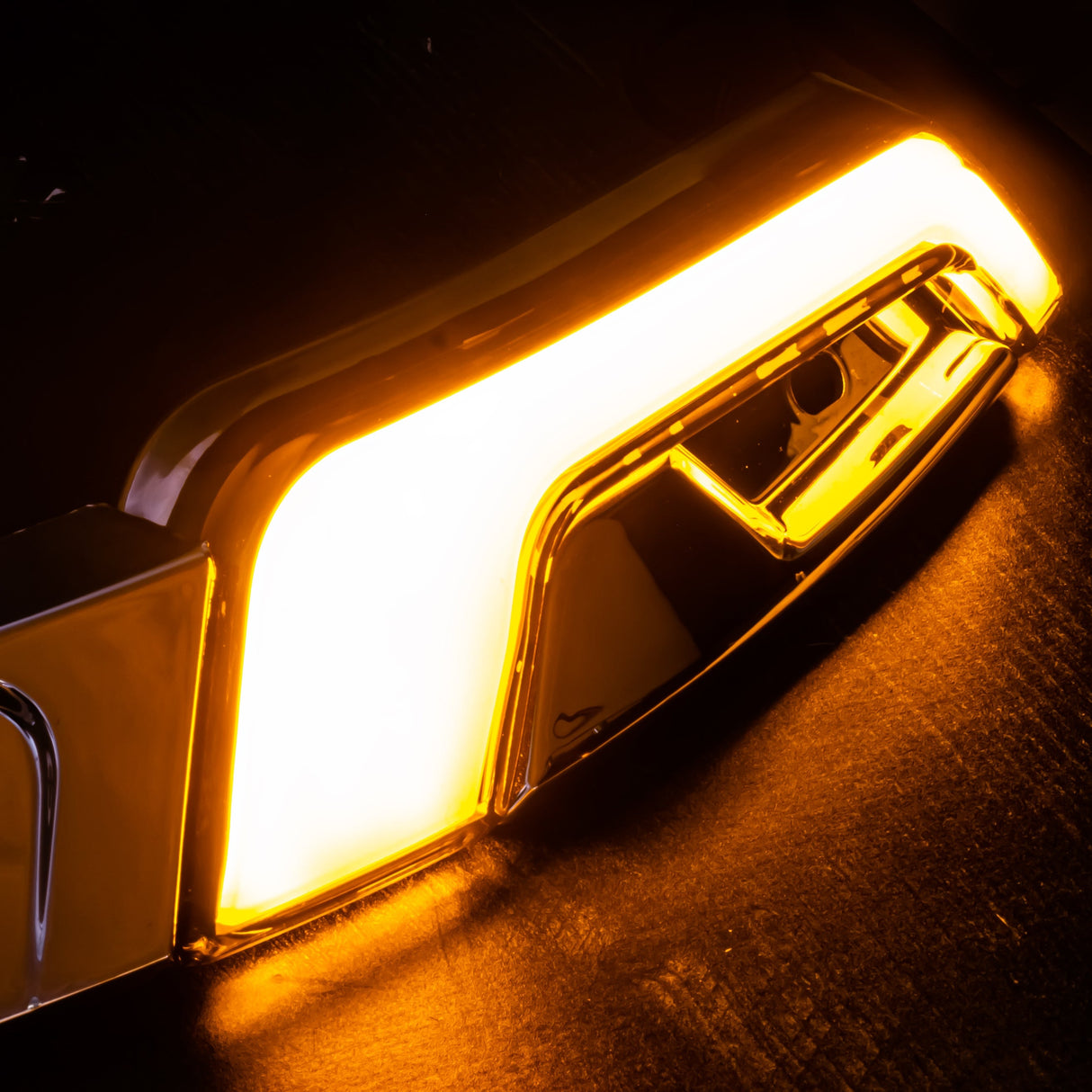 Eagle Lights HALOS LED Windshield Trim with White Running Lights & Amber Turn Signals for Harley-Davidson® Batwing Fairings, 2014 - Current Street Glide & Electra Glide models