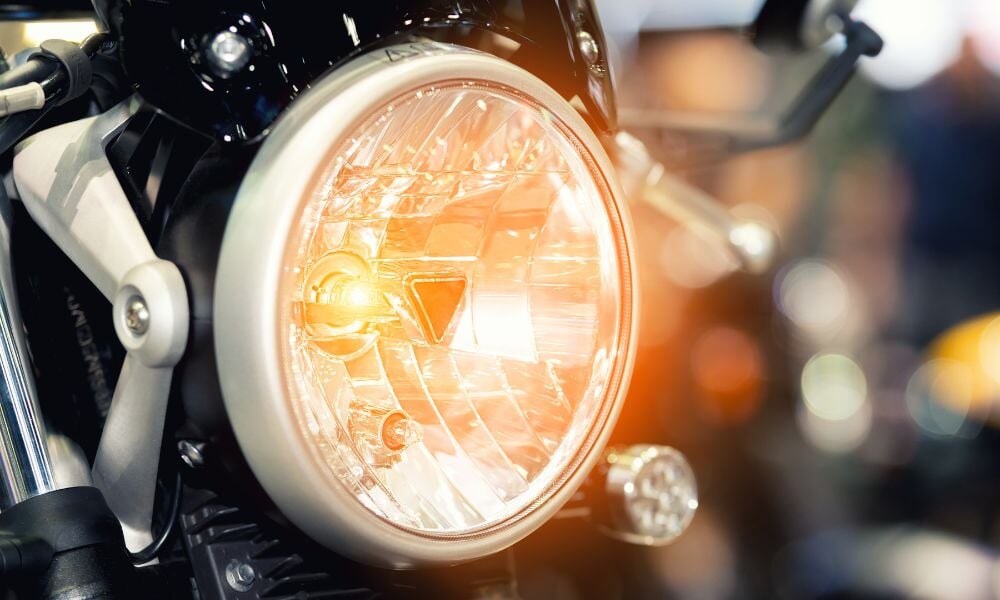 The Impact of Colored Lights on Motorcycle Visibility