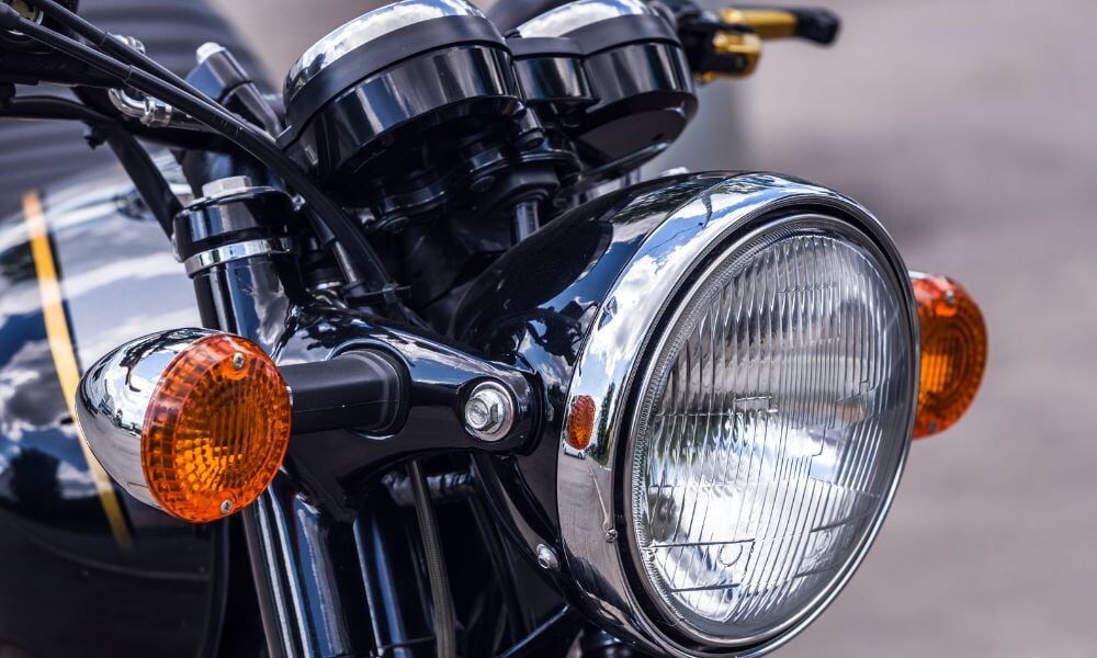 Why Your Motorcycle Turn Signals Should Be LEDs