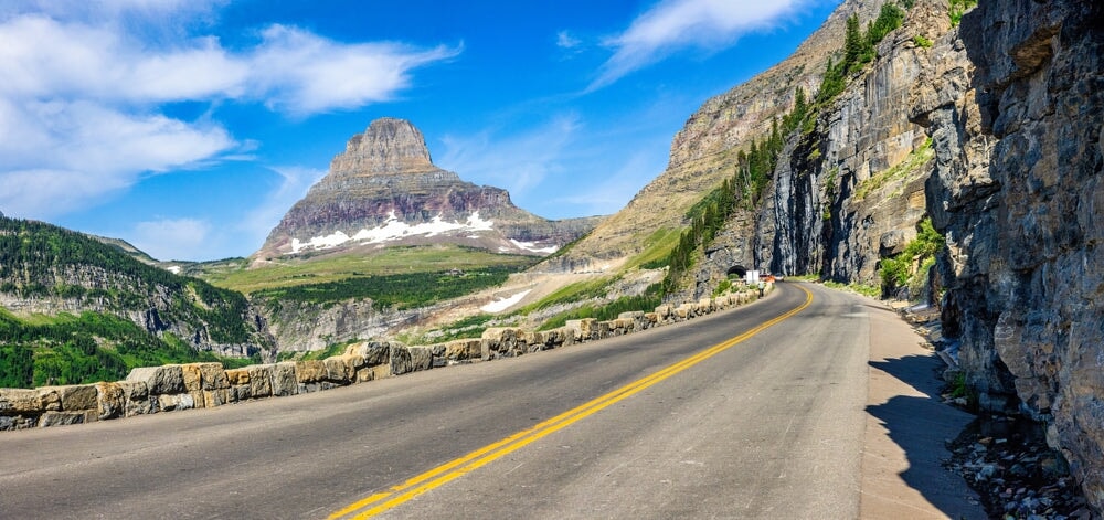 Exploring the Open Road: Epic Motorcycle Routes for Thrill-Seekers in the USA