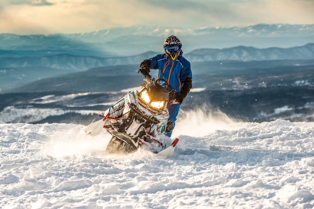 Comparison of Leading Snowmobile Brands: Arctic Cat, Yamaha, Polaris, and Ski-Doo